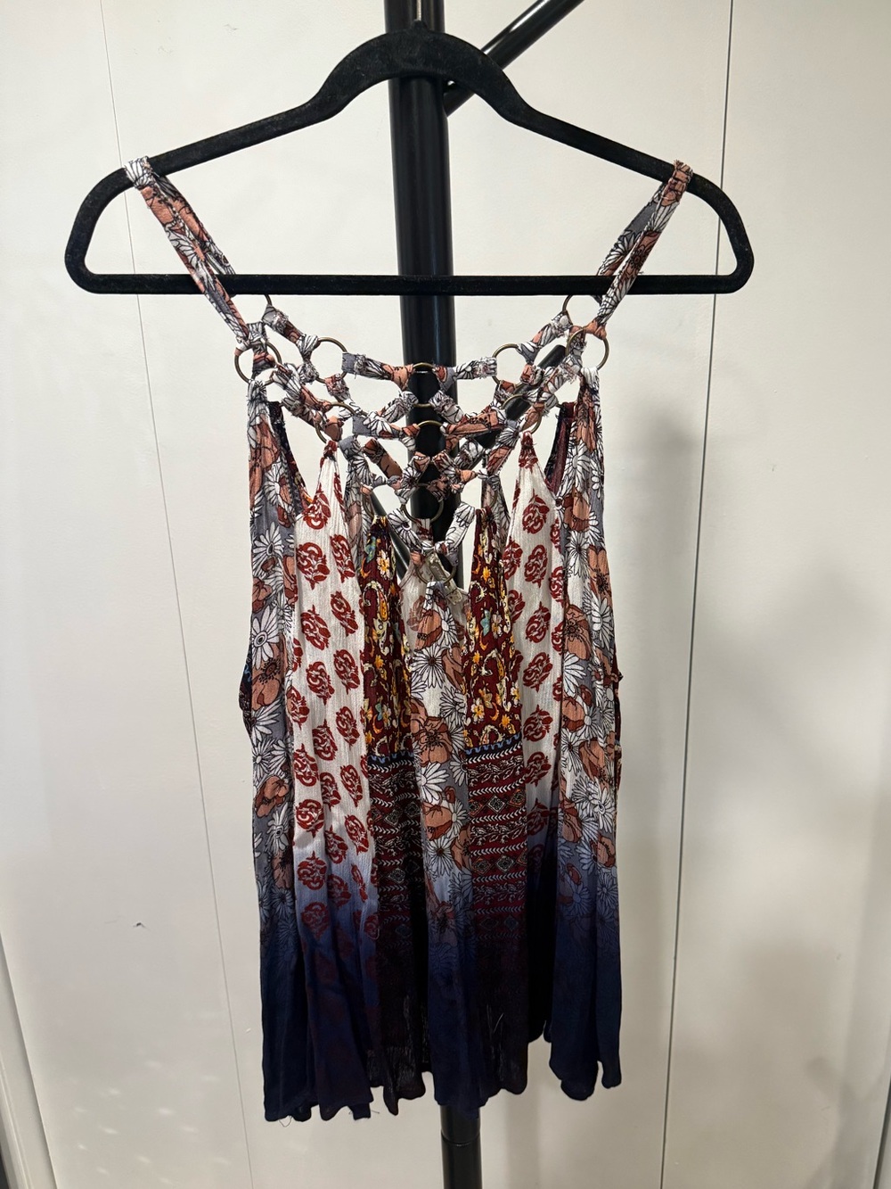 Gimmicks (Buckle brand) Boho Floral Printed Tie-Back Tank Top in Large - NWT! - Picture 8 of 11